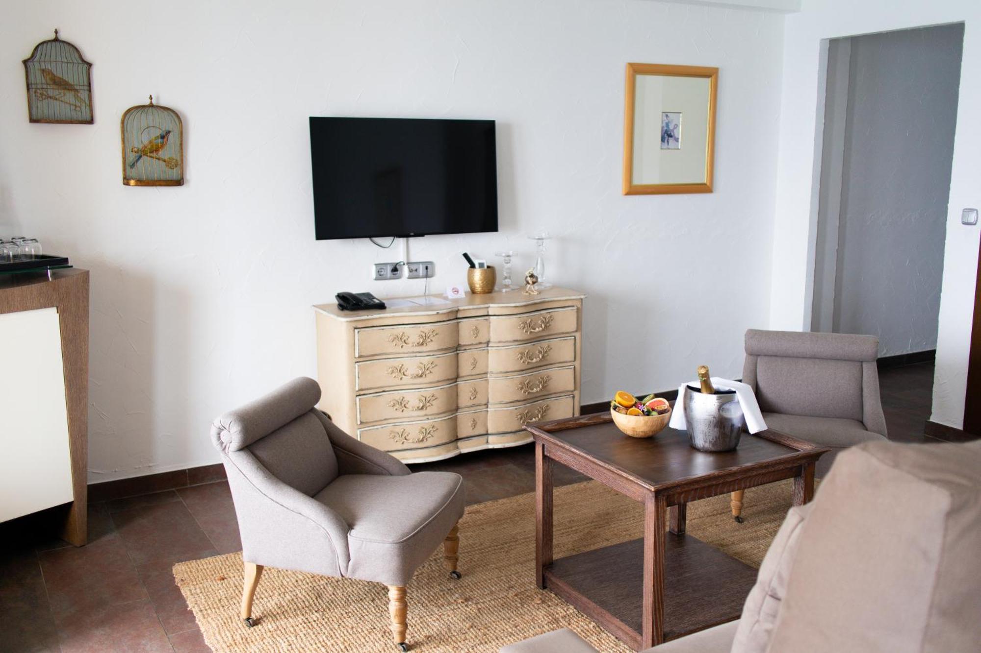Surplage Hotel Cavaliere Le Lavandou Eksteriør bilde